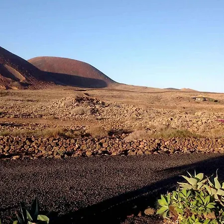 Villa Pisa Fuerte: Con Piscina A Los Pies Del Volcan De